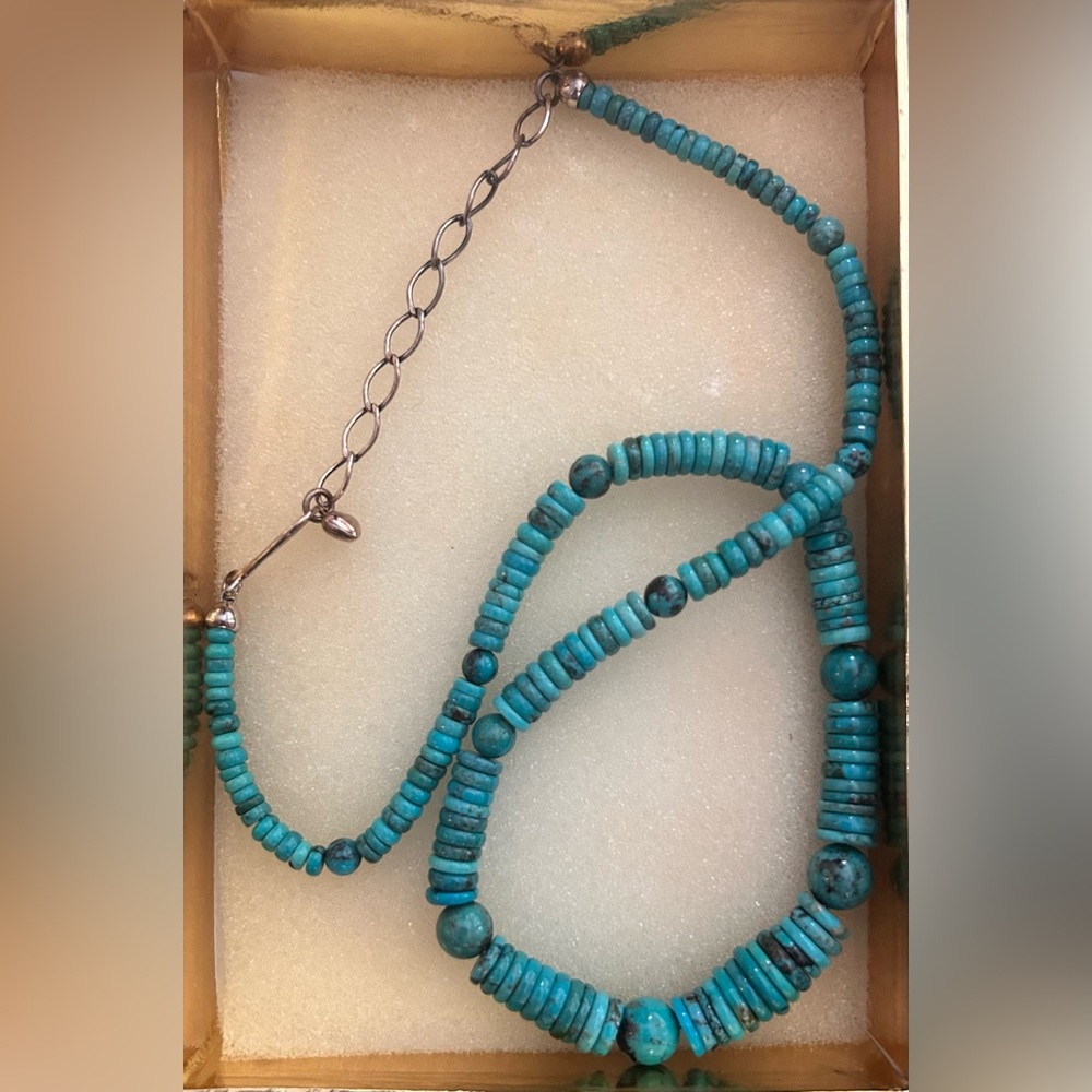 Blue thin beaded necklace